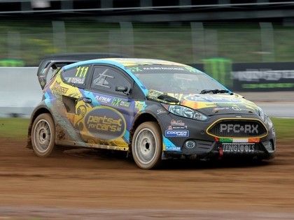 Bijušais WRC pilots Brīns aizvada testus ar rallijkrosa automašīnu