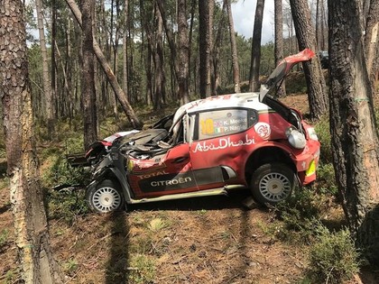 Noivils palielina pārsvaru Portugāles WRC, Mīke iznīcina automašīnu (VIDEO)