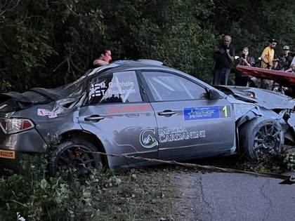 Gronholms ar Subaru Impreza S14 WRC '08 automašīnu piedzīvo avāriju pēc finiša (FOTO)