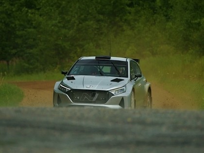 WRC2 čempions maina komandu un mašīnu, un gatavojas izmantot doto iespēju