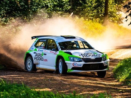 'Samsonas Rally Rokiškis' rallijā krāšņs dalībnieku sastāvs, uz starta arī Sirmacis