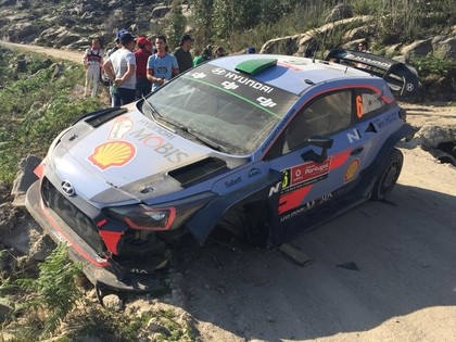 Ožjē un Padons avarē, Tanakam Portugāles WRC rallijs beidzies (VIDEO)