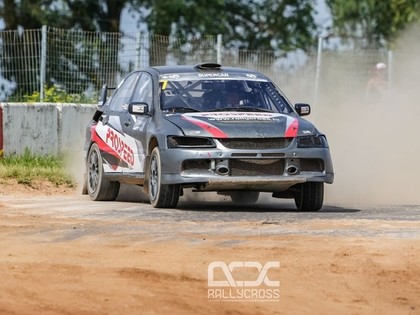 Latvijas – Lietuvas rallijkrosa čempionāta 4. posmā Supercar klasē uzvar Aivis Egle