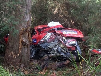 Ieskrienot kokā, rallija laikā iet bojā 71 gadus vecs autosportists