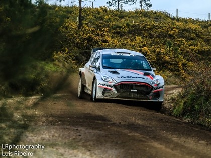Portugāles rallija treniņos ātrāko laiku uzrāda Seska ekipāža