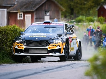 Latviešu sportistus pieviļ tehnika, Somijas rallijā uzvar Lapi