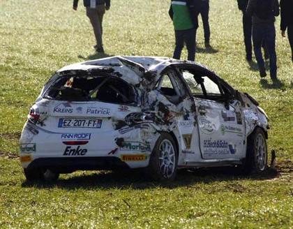 Beļģu pilotam jaunā rallija sezona sākas ar iespaidīgu avāriju (VIDEO)