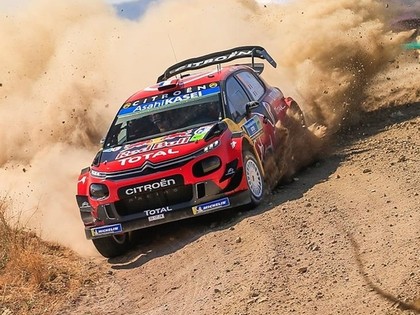 Sarkanais karogs ļauj Ožjē saglabāt vadību Meksikas WRC