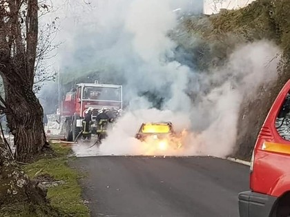 Franču sportists: Tiklīdz mēs apstājāmies, tā 'VW Polo GTI R5' aizdegās un sadega