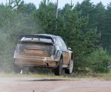 Grosam vairākos Kurzemes rallija ātrumposmos vidējais ātrums virs 130 km/h