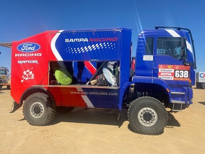 'Ford M-Sport' atbalsta mašīna piedzīvo avāriju (FOTO)