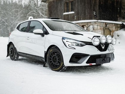 Emīls Blūms rallijā Alūksne debitēs kā stūrmanis