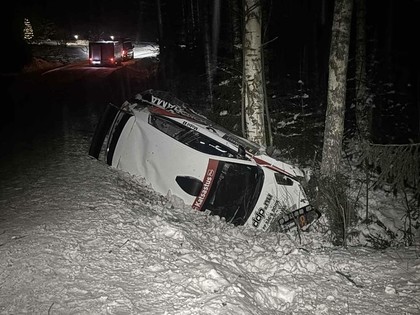 Ar Lapi uzvaru startē Somijas rallija čempionāts, zviedru ekipāžai smaga avārija