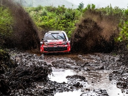 Pēc dramatiskās Kenijas WRC pirmās dienas pārliecinošs līderis Solbergs