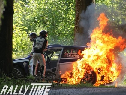 Avārijām bagātajā Ipras rallijā uzvar Brīns, Veibijam aizdegas vēl viens R5 auto (VIDEO)