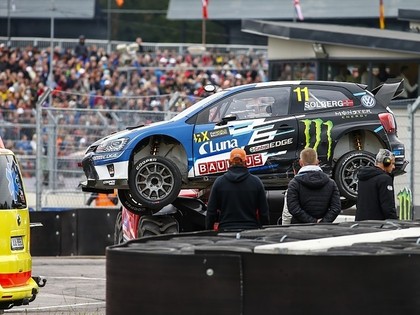 Solbergam konstatēti arī ribu lūzumi, sportists tiks transportēts uz Zviedrijas slimnīcu