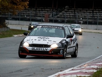 ABC Race sezonas noslēgumā otro vietu izcīna rallijkrosa zvaigzne Reinis Nitišs (VIDEO)