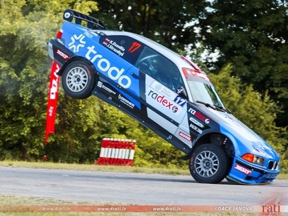 Pēc rallijsprinta Talsi pirmās dienas vadībā Hermanis/Veilands