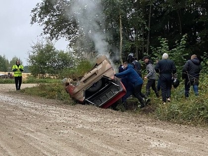 Blūma ekipāža pēc soda atkrīt uz 3.vietu, Bergmanim avārija