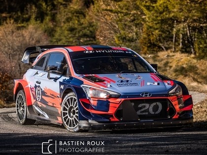 'Hyundai' un 'Toyota' komandas kā pirmās sāk gatavoties jaunajai WRC sezonai (VIDEO)