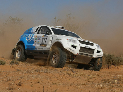 Saukāns/Dzenis pēc Āfrikas rallija 6. posma 18. vietā (VIDEO)