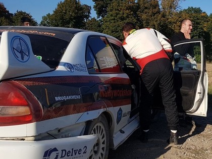 Rallijsprintā 'Saldus' uzvar Grjazins, Blūms pēc iespaidīga lēciena izstājas (VIDEO)