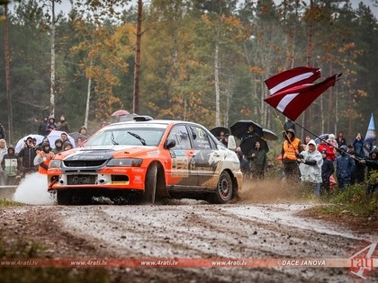 Sāremā rallijā uzvar Volvers, E.Blūms un Cimdiņš izcīna godalgotas vietas klasē