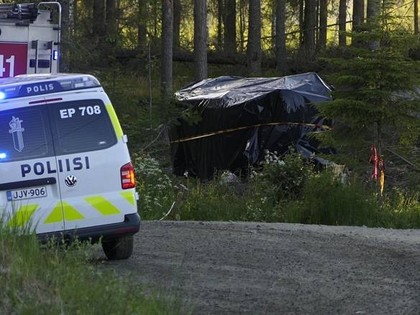 Pēc avārijas Somijas rallijā dzīvību zaudē skatītāja