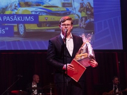 Cēsu novada Sporta laureāts 2023 ceremonijā par gada sporta pasākumu atzīts rallijs 'Cēsis'