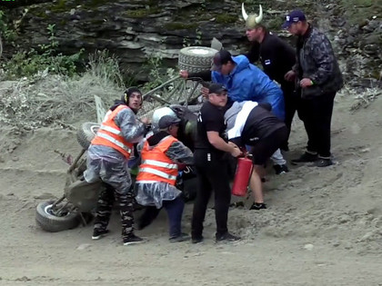 Ingus Beļakovs Igaunijas rallijkrosā piedzīvo iespaidīgu avāriju (VIDEO)