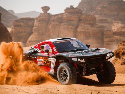 Al-Atija atgūst vadību, motociklu klasē līderis piedzīvo kritienu