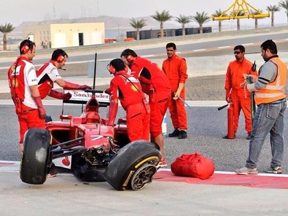 F1 testu pēdējā dienā Raikonens piedzīvo avāriju (FOTO)