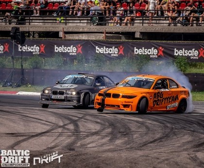 Biķernieku trasē aizvadīts Betsafe Vasaras drifta festivāls (VIDEO)