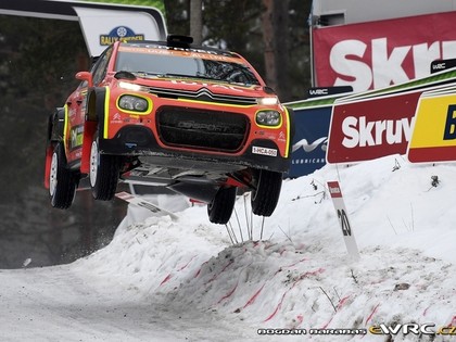 Ostbergs Zviedrijas WRC juties nobijies pie 'Citroën C3 R5' stūres