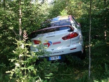 Somijas rallija treniņos smagi cieš kāds skatītājs
