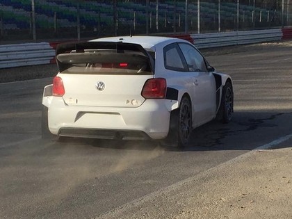 Peters Solbergs aizvada pirmos testus ar 'Volkswagen Polo RX Supercar' (VIDEO)