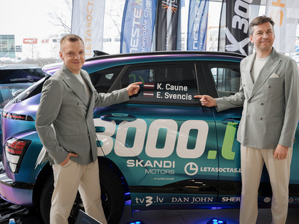 Latvijas autosportisti Caune un Svencis atgriežas FIA ekorallija pasaules kausā