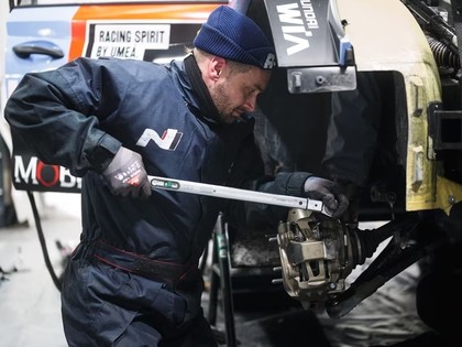 Hyundai steidz uzlabot WRC auto pēc neveiksmīgā sezonas sākuma