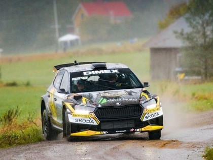Lapi profesionālo rallija karjeru noslēdz ar uzvaru, Enokam avārija (VIDEO)