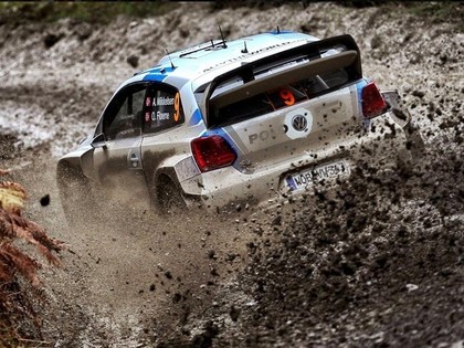 Gada 'netīrāko' ralliju visātrāk sāk VW, ātrs arī Tanaks (VIDEO)