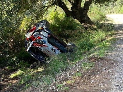 Rovanperam Sardīnijas treniņos avārija, Sesks līderis klasē (VIDEO)