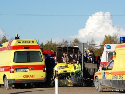 Sāremā rallijā cietušajam dzīvībai briesmas nedraud, krievu pilots vaino organizatorus