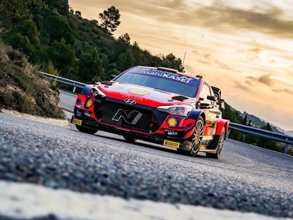 Par Spānijas WRC rallija līderi kļūst Noivils, Sesks klasē piektais