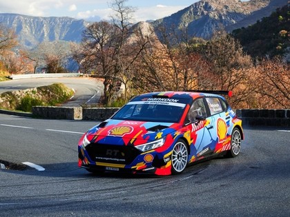 Noivila stūrmanis kā pilots debitēs rallijā