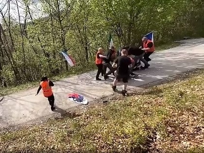 Gandrīz ar traģēdiju noslēdzas konflikta situācija Horvātijas WRC rallijā (VIDEO)