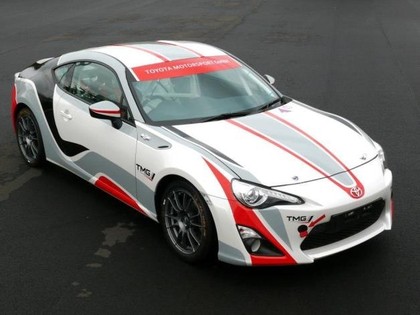 Sportiskā Toyota GT86 kupeja tiks gatavota WRC rallijam (VIDEO)