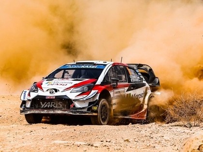 Tanaks kļūst par Sardīnijas WRC rallija jauno līderi, Sesks JWRC klasē piektais