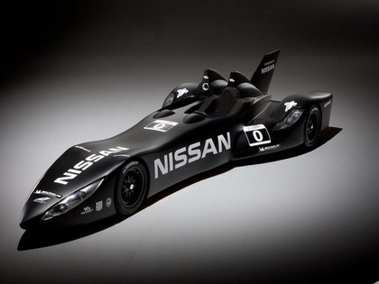 Revolūcija autosportā - Nissan prezentē ekstrēmu sacīkšu automobili (VIDEO)