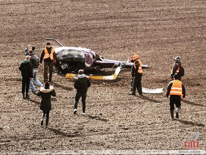 'Rally Liepāja' 11. ātrumposma finišā nogāzies helikopters, viens cilvēks gājis bojā 