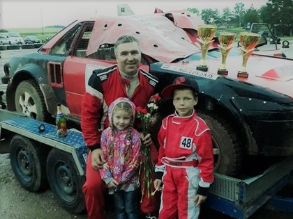Viens no spožākajiem autokrosa braucējiem Jānis Kozlovskis noslēdz karjeru